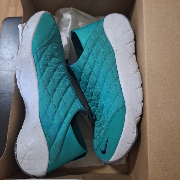 Nike Women Teal ACG Slip-On Sneakers - Picture 5 of 6